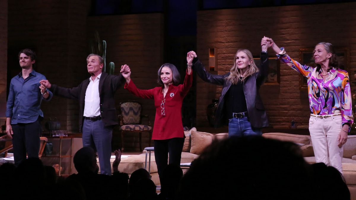 Photos: OTHER DESERT CITIES Cast Takes Opening Night Bows Photos: OTHER DESERT CITIES Cast Takes Opening Night Bows