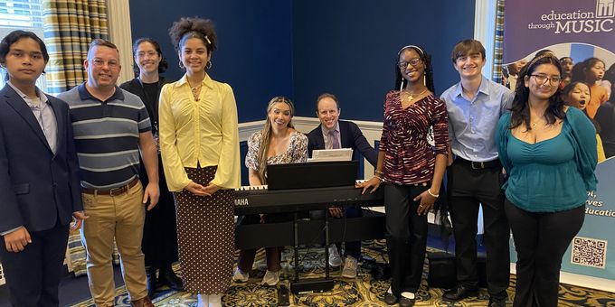 Photos: HAMILTON's Morgan Anita Wood & CHESS' Ian Weinberger Perform with NYC St Photos