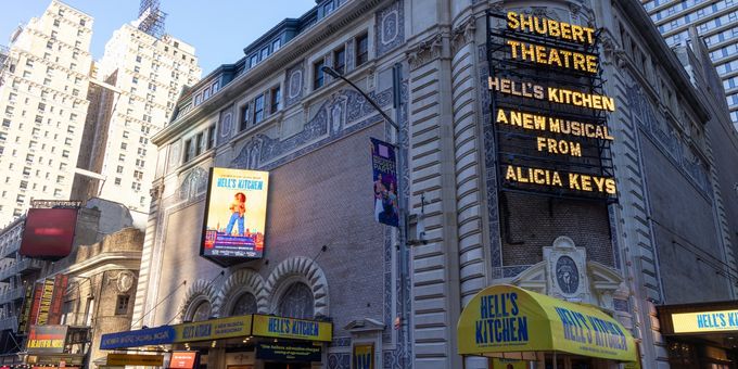 Up on the Marquee: HELL'S KITCHEN Photos