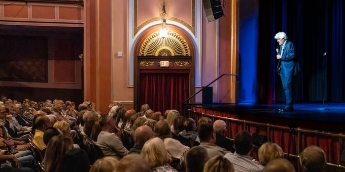 Photos: Jay Leno Arrives at Mount Vernon Arts Consortium Photos