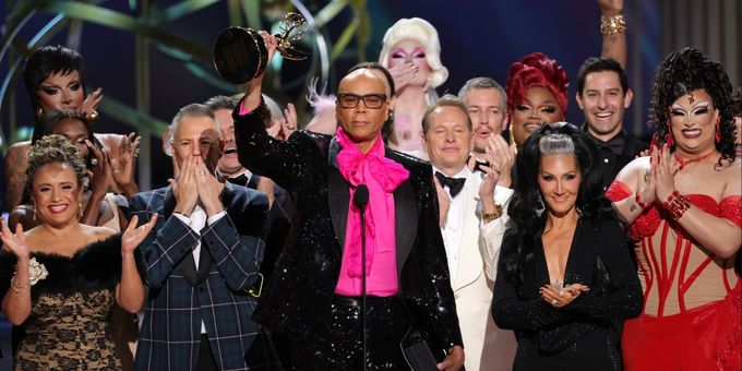 Photos: Inside the 75th Emmy Award With Niecy Nash-Betts, Jennifer Coolidge & Mo Photos