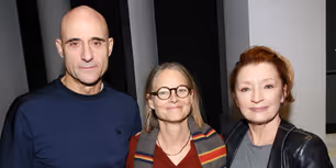 Photos: Jodie Foster Visits OEDIPUS on Broadway
