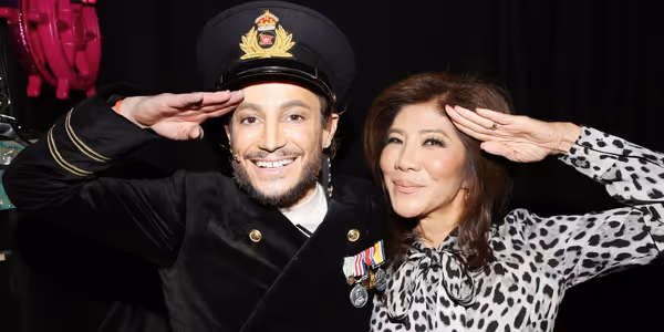 Photos: Julie Chen, Marissa Jaret Winokur & Iain Armitage Visit TITANIQUE Photo