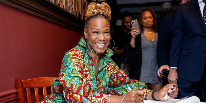 Photos: Kecia Lewis Unveils Sardi's Portarait Photos