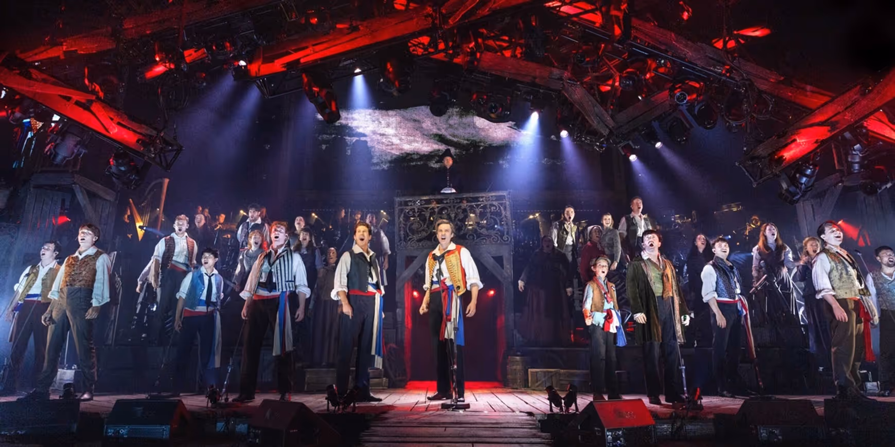 Photos: LES MISERABLES: THE ARENA CONCERT SPECTACULAR Starring Alfie Boe, Killian Donnelly, Samantha Barks and More
