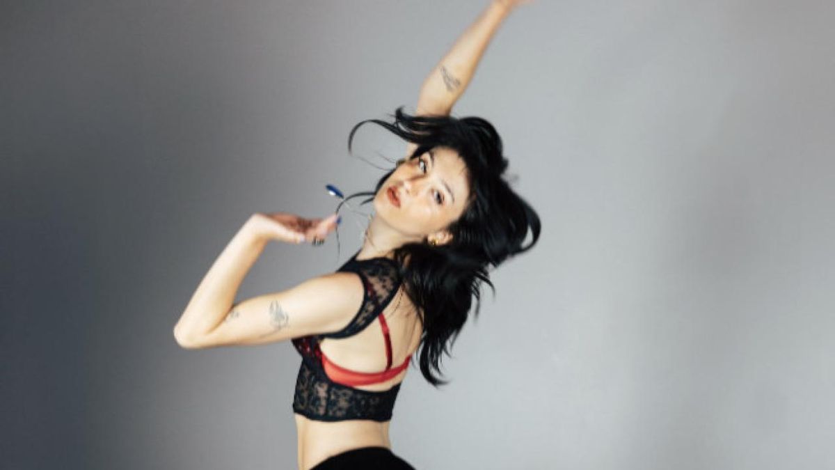 Photos: MOLLY AND THE DOLLY SHOP Releases EP SOMETHING ABOUT HANDS