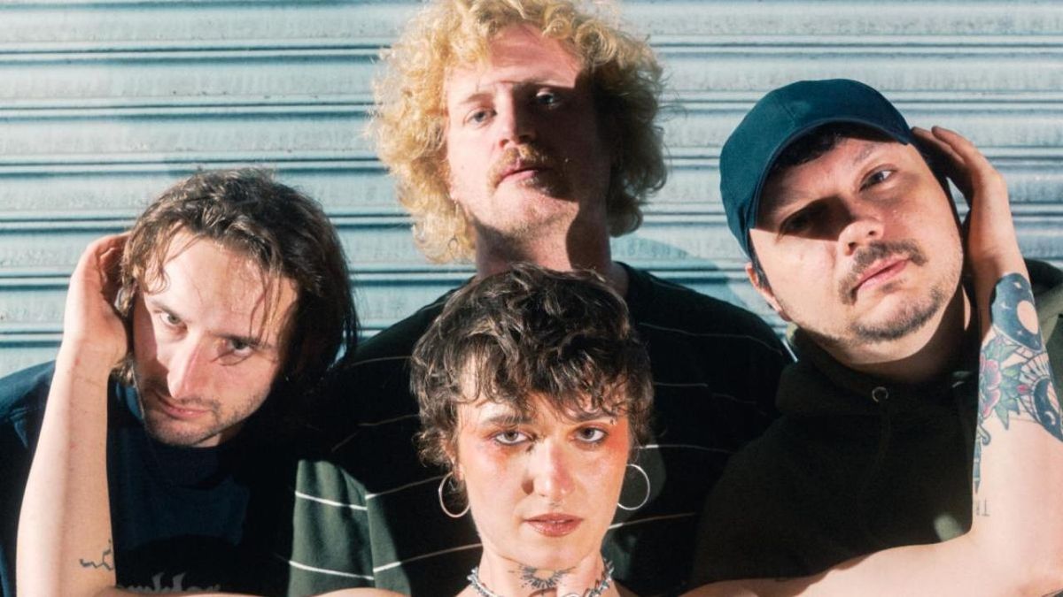 Photos: Mx Lonely Release New EP PERFECT HOUSE via Julia's War