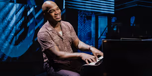 Photos: First Look at Ne-Yo in HELL'S KITCHEN