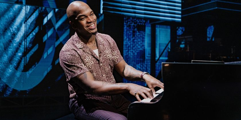 Photos: First Look at Ne-Yo in HELL'S KITCHEN Photo