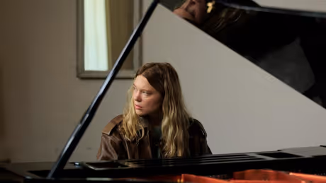 Photos: Obscured Pictures Slate to Feature Marie Antoinette, LA BOLA NEGRA, GENTLE MONSTER Photo