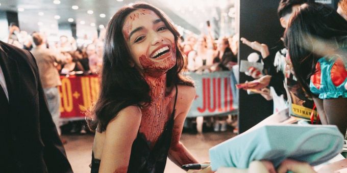 Photos: Rachel Zegler Dresses as Nicole Scherzinger as Norma Desmond for Hallowe Photos