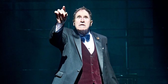 Photos: Richard Kind Returns to THE PRODUCERS in the West End Photos