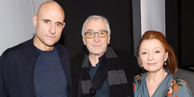 Photos: Robert DeNiro Visits OEDIPUS on Broadway Starring Mark Strong and Lesley Photos