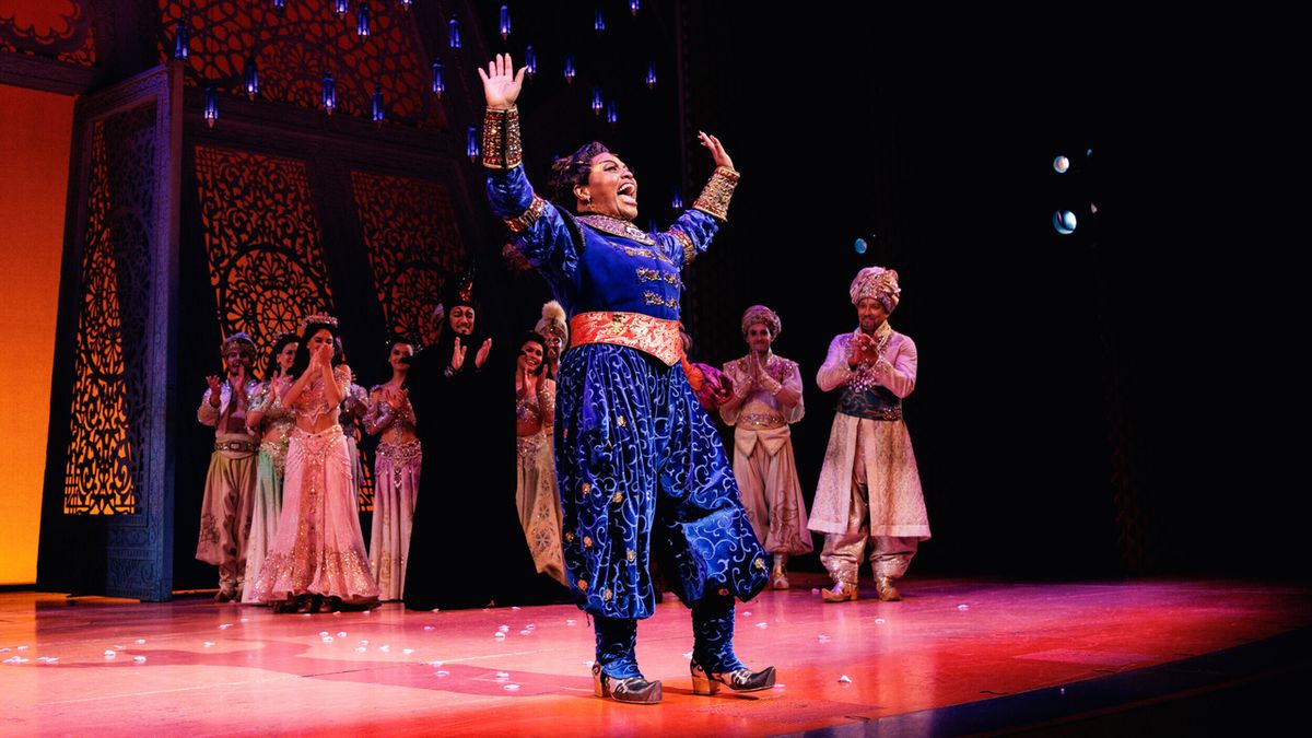 Photos: Robin Roberts, Gayle King & More Celebrate Sherri Shepherd's ALADDIN Broadway Debut
