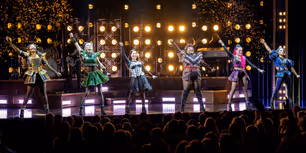 Photos: Dylan Mulvaney and the New Cast of SIX Take First Bows