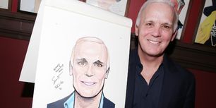 Photos: Scott Elllis Receives Portrait at Sardi's