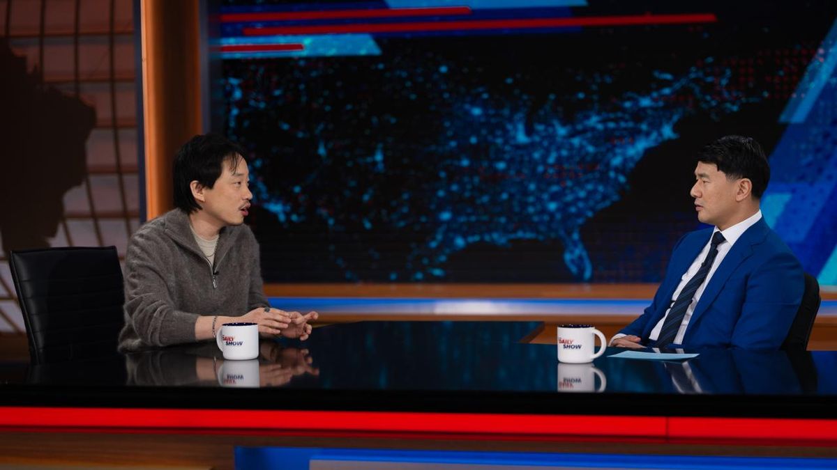 Photos: THE DAILY SHOW to Feature Jimmy O. Yang in New Episode