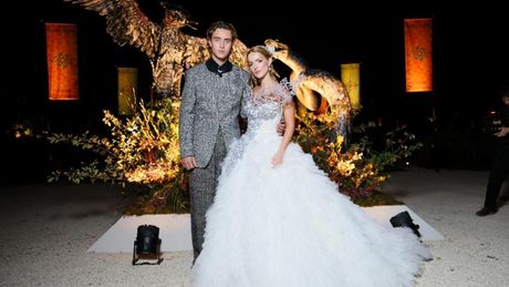 Photos: THE HUNGER GAMES: SUNRISE ON THE REAPING Stars Attend Paris Fashion Exhibition Photo