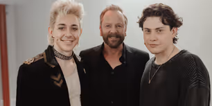 Photos: Kiefer Sutherland Visits THE LOST BOYS on Broadway