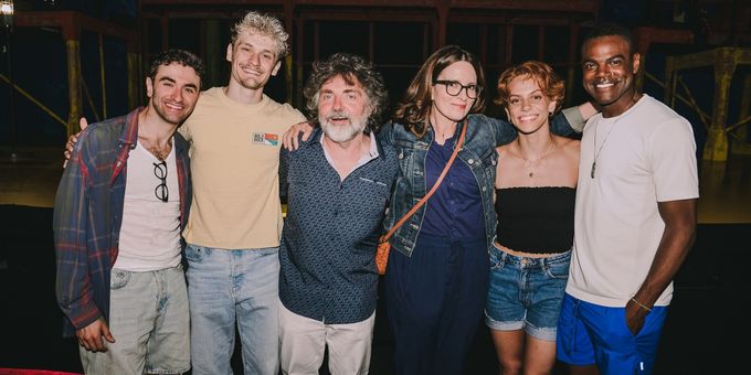 Photos: Tina Fey Visits ILLINOISE on Broadway Photos