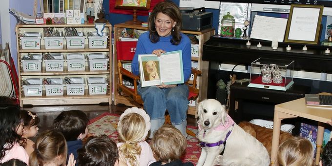 Photos: Tony Award-Winner Victoria Clark Visits P.S. 212 For Read Across America Photos
