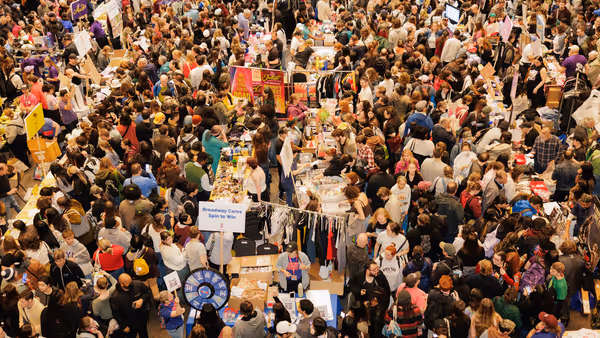 Photos/Video:Broadway Flea Market Raises $1.48M for Broadway Cares Photo