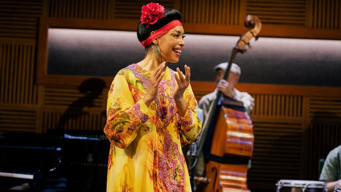 Photos & Video: Gina Torres Takes First Bow in BUENA VISTA SOCIAL CLUB on Broadway