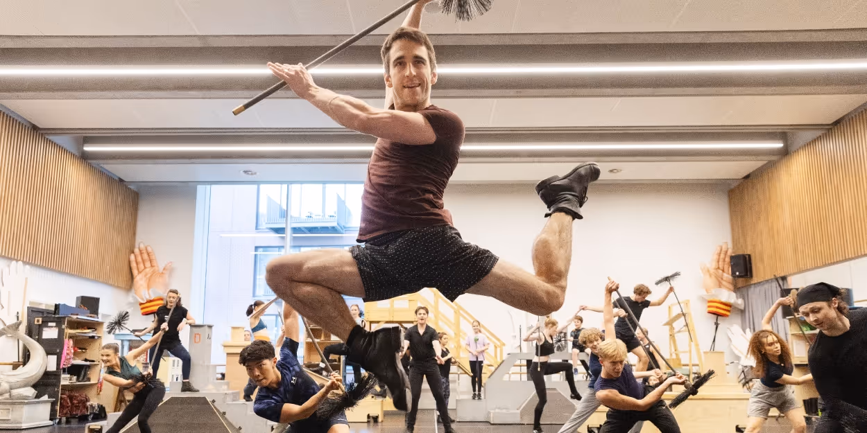 Photos/Video: MARY POPPINS UK Tour in Rehearsal Video