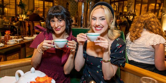 Photos: WICKED Stars Alyssa Fox and McKenzie Kurtz Enjoy the Plaza Hotel's WICKE Photos