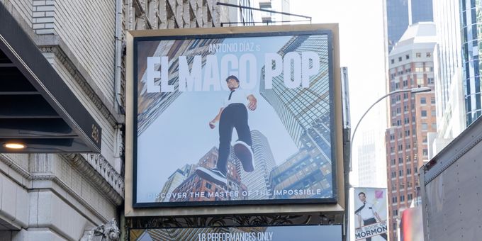 Up on the Marquee: EL MAGO POP Photos