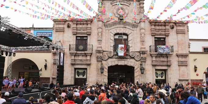 Plaza Mexico Will Present Cinco de Mayo Celebration With Live Music and Cultural Photos