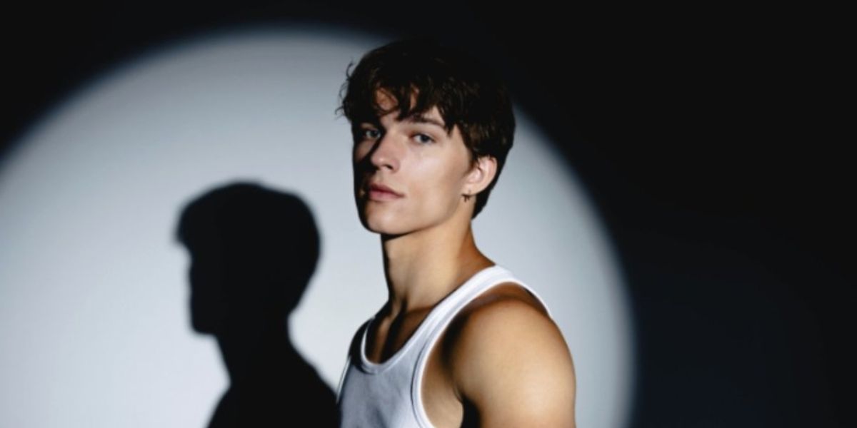 Pop Powerhouse Alex Sampson Releases New 'Hopeless Romantic' EP