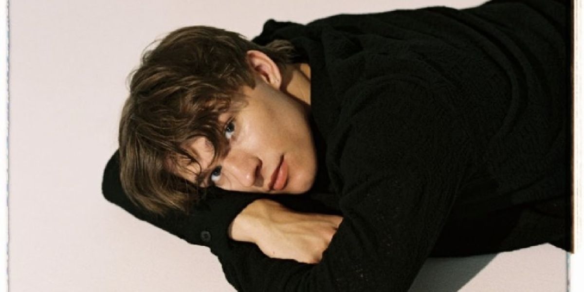 Pop Powerhouse Alex Sampson Releases New Single 'Used To You'