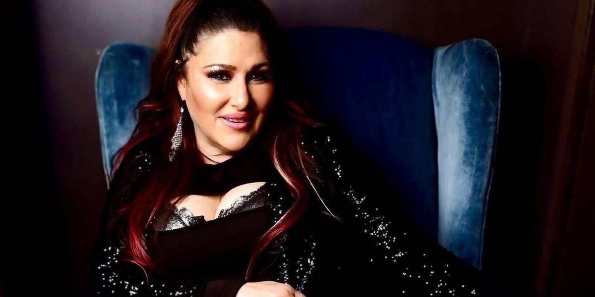 Pop Star Tiffany To Make New York Theater Debut In SPANDEX