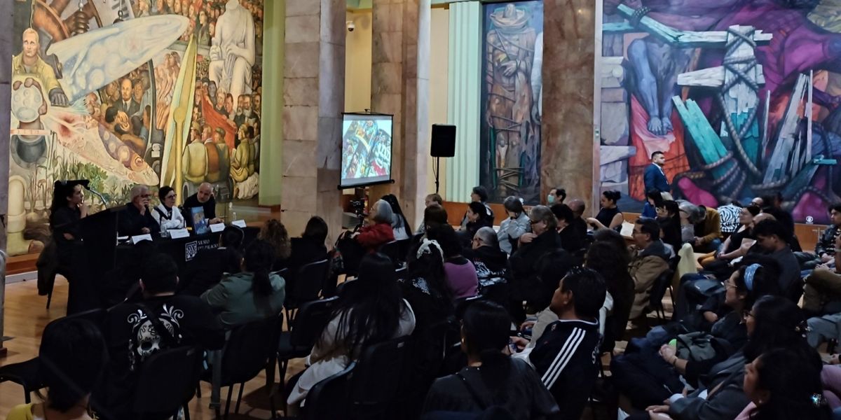 Presentaron En El Museo Del Palacio De Bellas Artes El Catálogo De Mexichrome