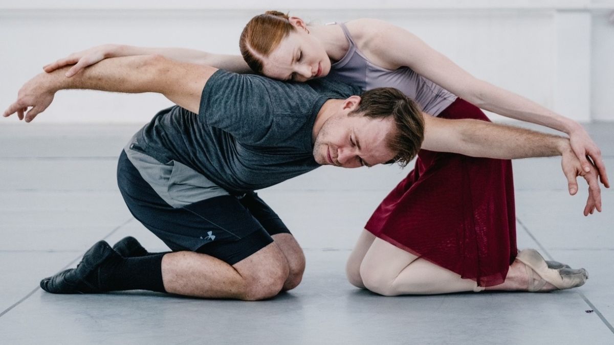 Principal Cast Set For DRACULA Return at Cape Town City Ballet