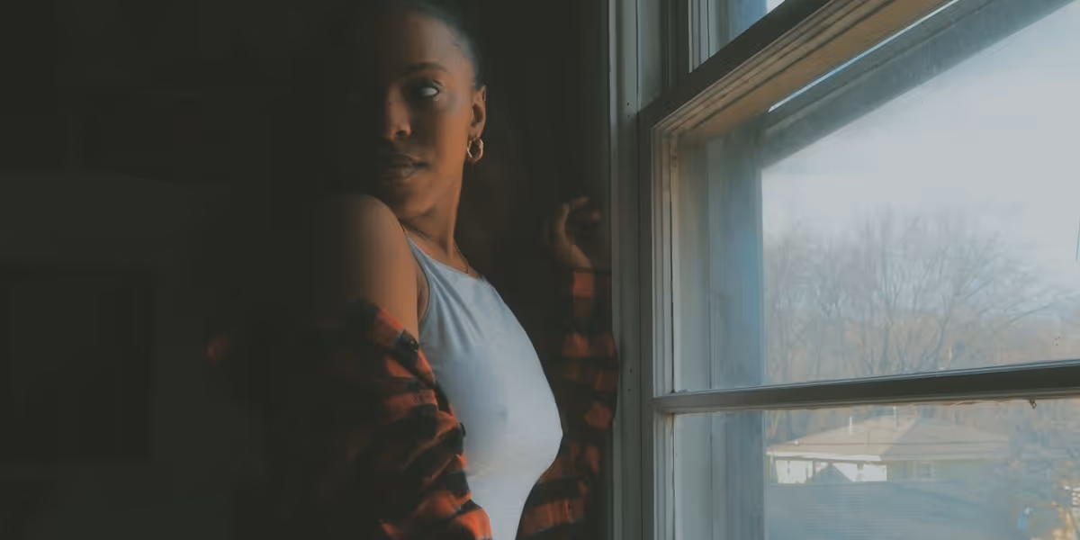 Rising R&B Star Ré Alissa Releases New EP FALLING