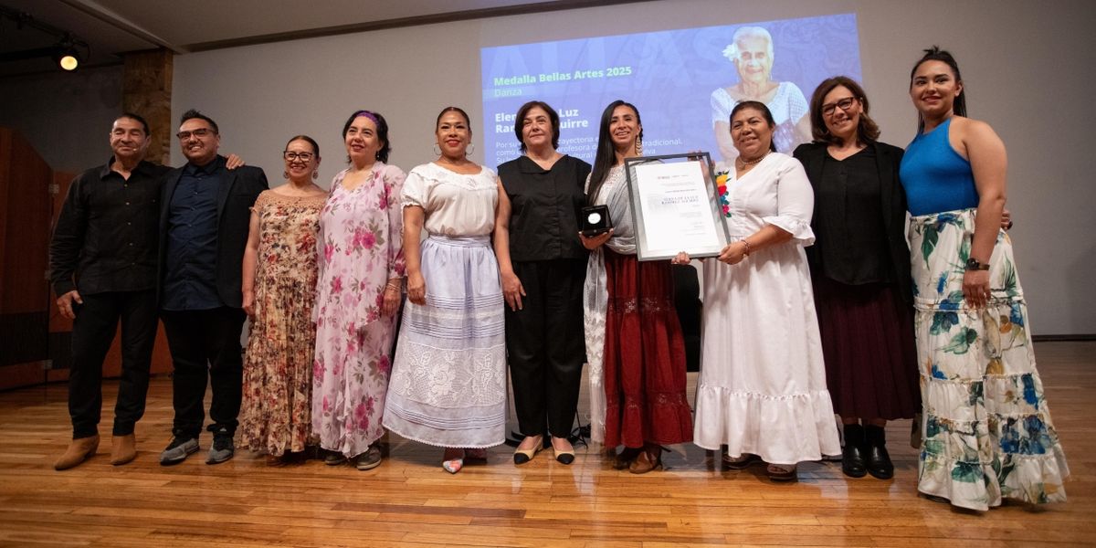 Referente Indispensable Del Son Jarocho, Elena De La Luz Ramírez Aguirre Recibe La Medalla Bellas Artes