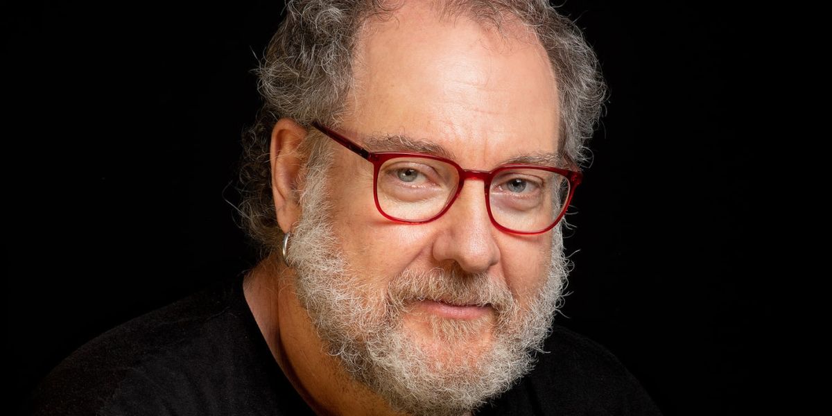 Juanjo Llorens, el reconocido diseñador de iluminación, lanza su nuevo libro