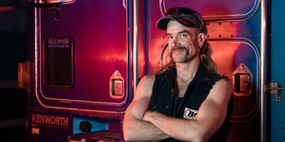 REVIEW: Jonny Hawkins’ Latest Solo Performance, TRUCK DRIVER Is An Honest, Humorous and  Photo