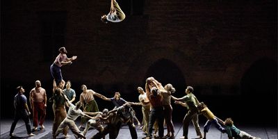 REVIEW: The Festival d'Avignon Presents LE PAS DU MONDE By Collectif XY Photo