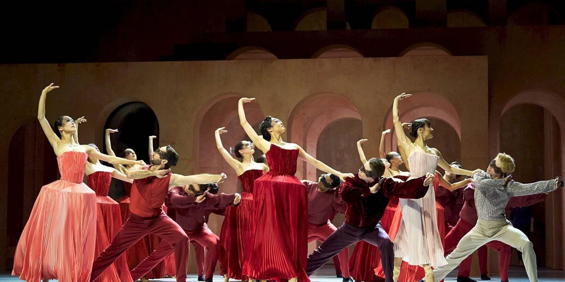 ROMEO UND JULIA is Now Playing at The Opernhaus Zürich