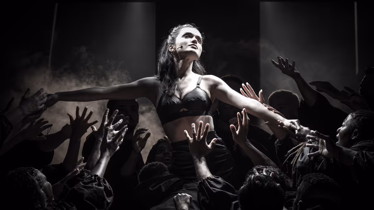 Rachel Zegler Says EVITA Balcony Scene Opened Up 'Accessibility In Theater' Conversation