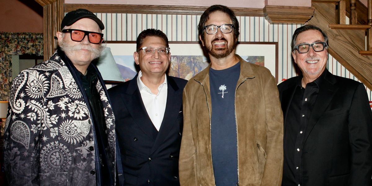 Ray Romano Helps Kick Off EVERYBODY LOVES RAYMOND Exhibit
