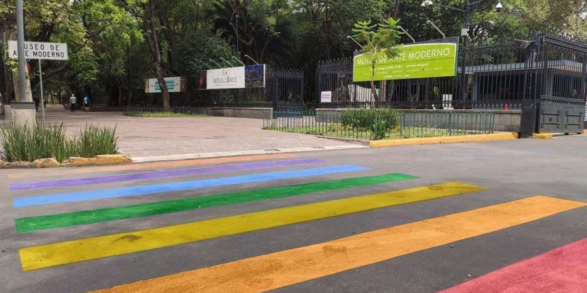 Realizan Segundo Recorrido Disidente Por La Muestra Imaginaciones Radicales, Con Drag Yolanda En El MAM