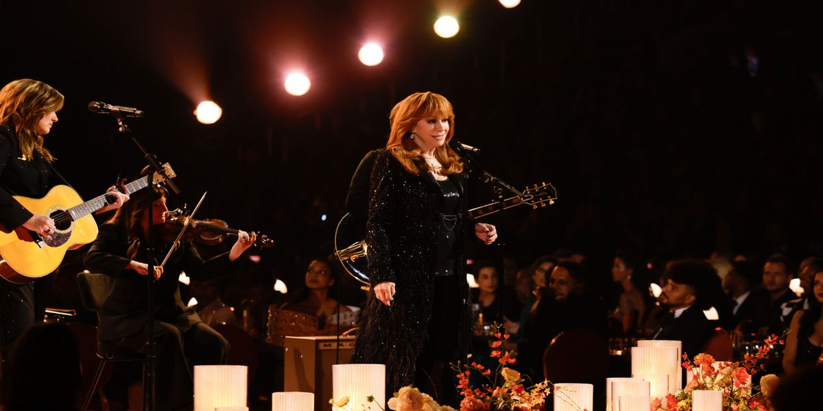 Reba McEntire Releases RING RING Music Video