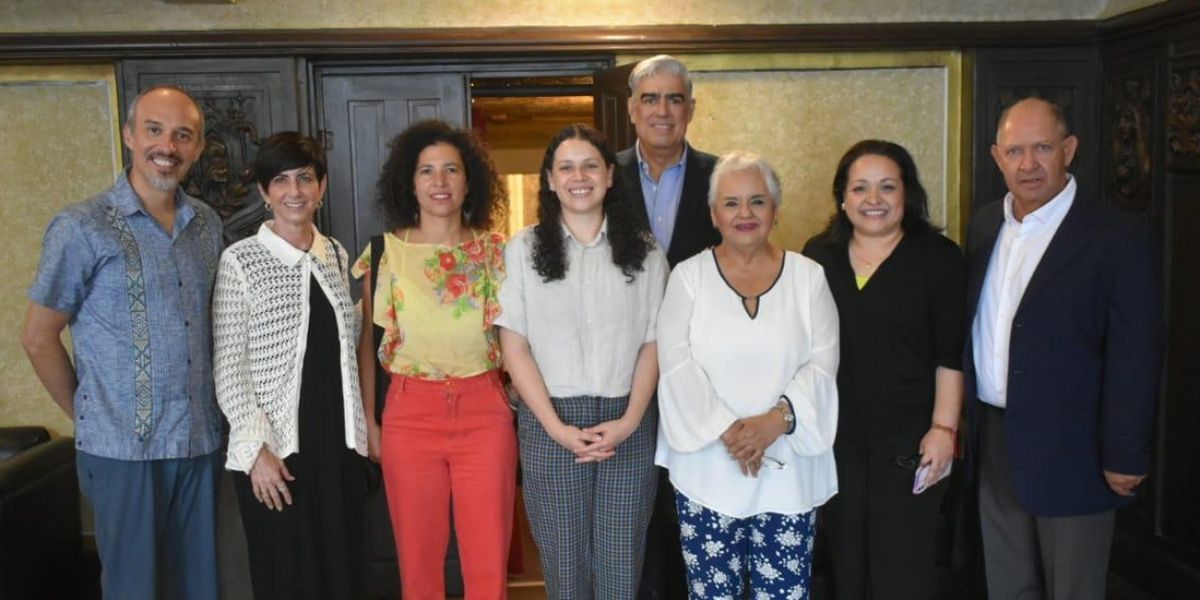 Recibe Daniela Arroio El Premio Bellas Artes De Obra De Teatro Para Niñas, Niños Y Jóvenes “Perla Szuchmacher” 2024