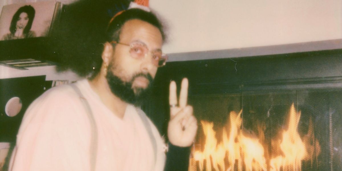 Reggie Watts Releases 'Reggie Sings: Your Favorite Christmas Songs'