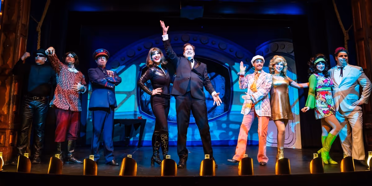 Review: 009, LICENSE TO THRILL at The Gaslight Theatre