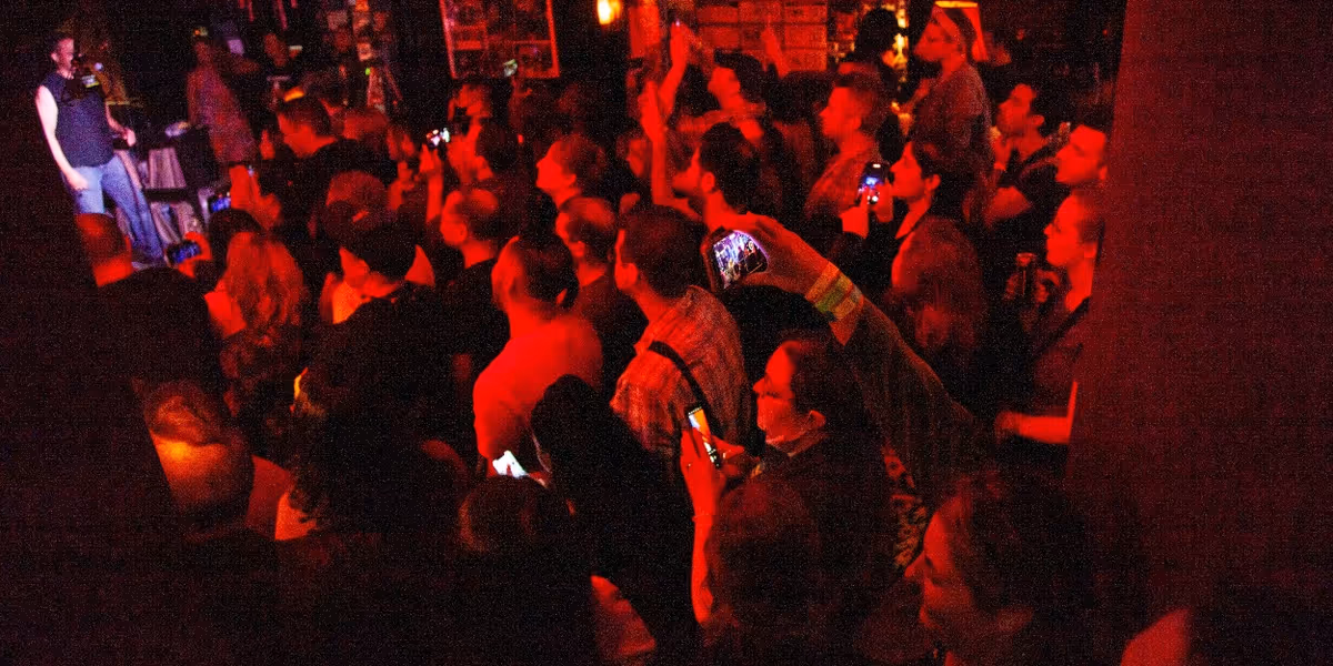 Review: 90S DREAMS FAN FEST at Stitch Bar & Blues Reunites TV Sitcom California Dreams Cast